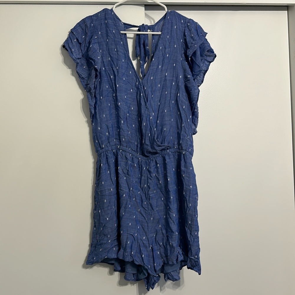 American Eagle romper - blue with white Swiss dots - size XL